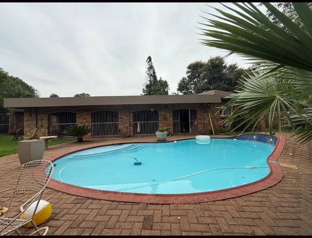 4 BEDROOM HOUSE FOR SALE IN VANDERBIJLPARK SW 2